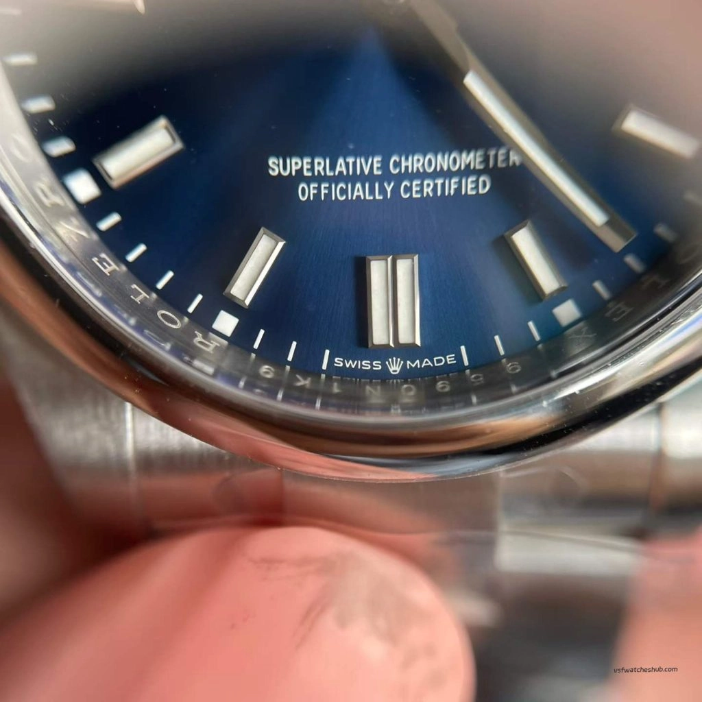 VS Factory Rolex Oyster Perpetual 126000 36mm blue dial anti-counterfeit crown image
