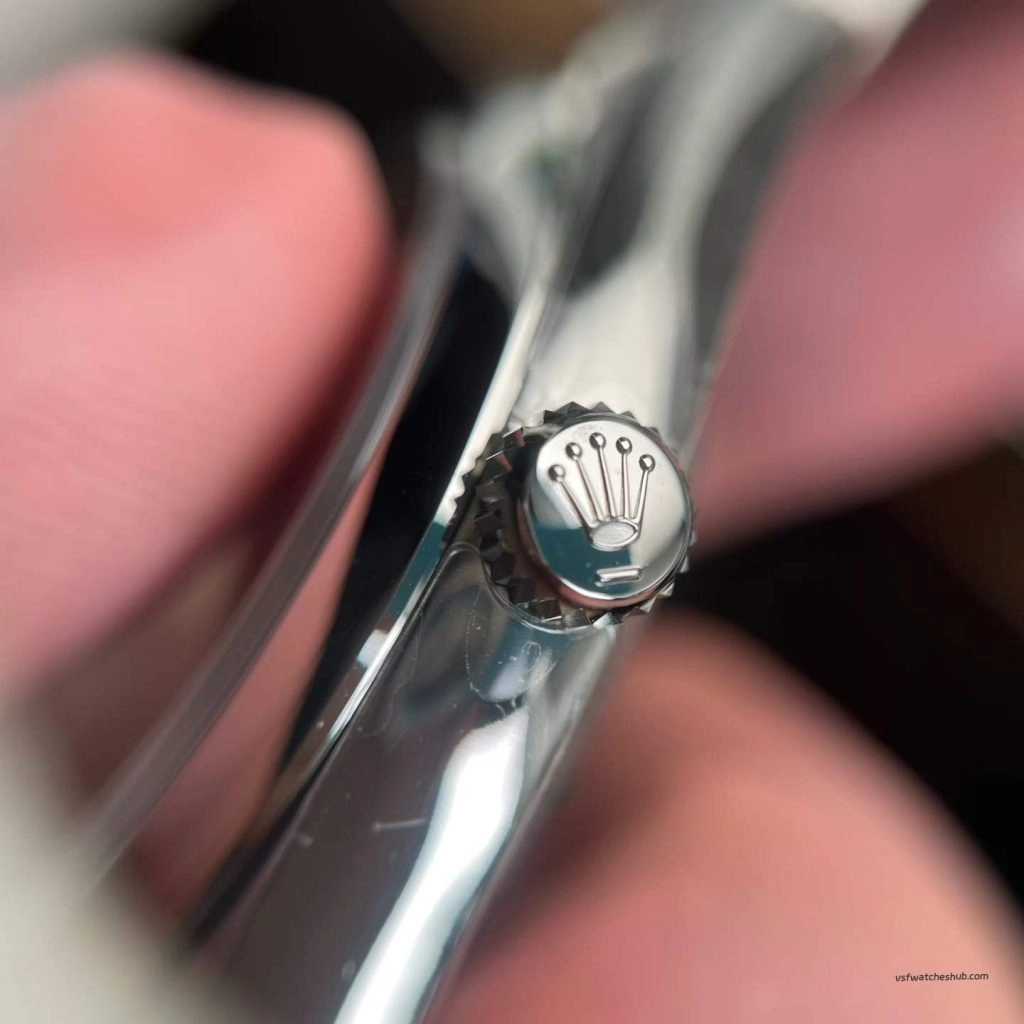 VS Factory Rolex Oyster Perpetual 126000 36mm blue dial crown photos