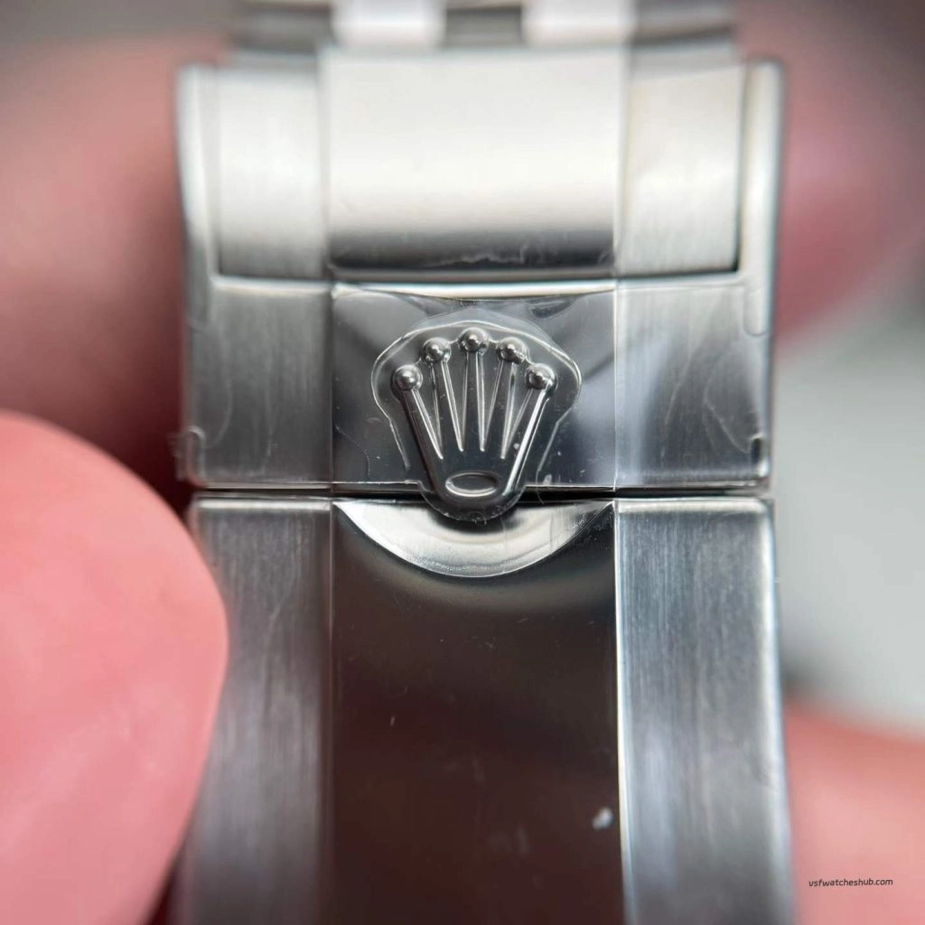 VS Factory Rolex GMT-Master II 126720VTNR “Sprite” (green/black bezel) front clasp logo image