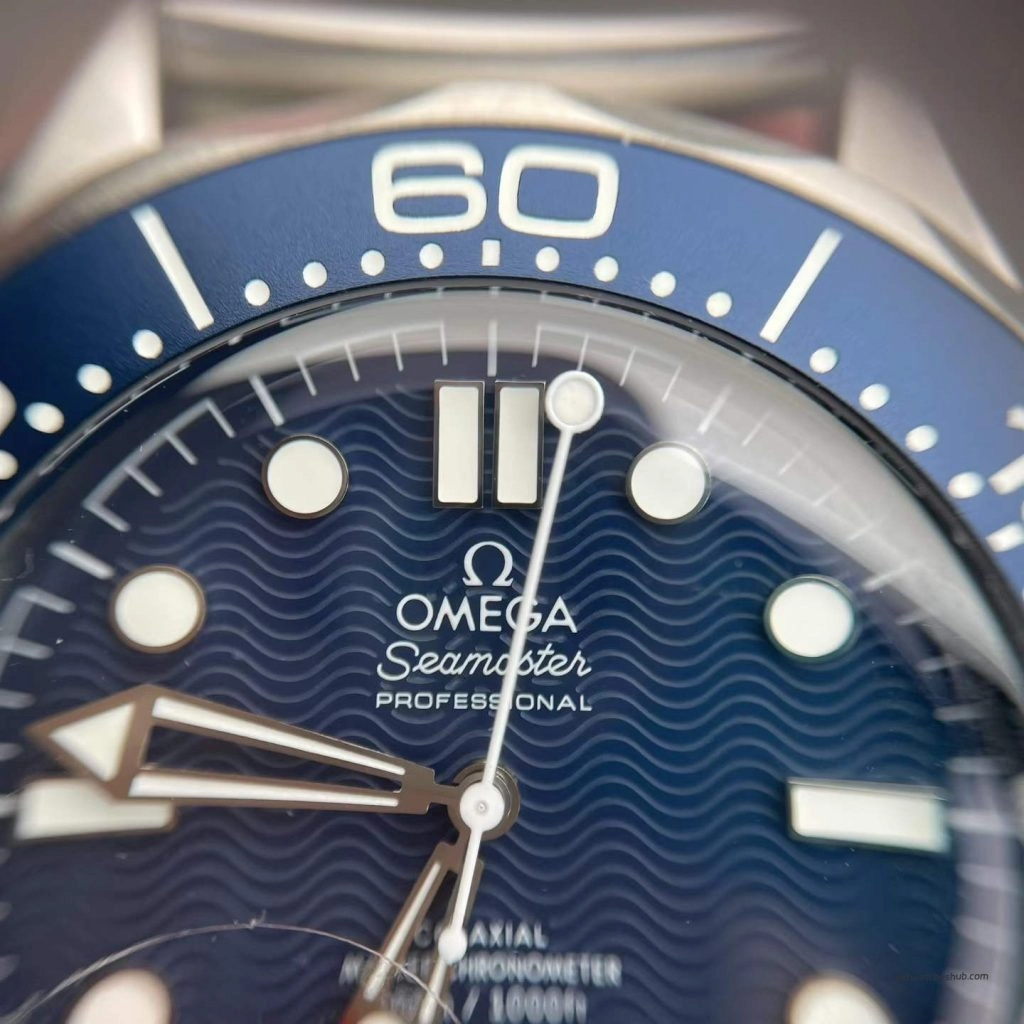 VSF Omega Seamaster Diver 300M 210.30.42.20.03.002 dial high-definition photos