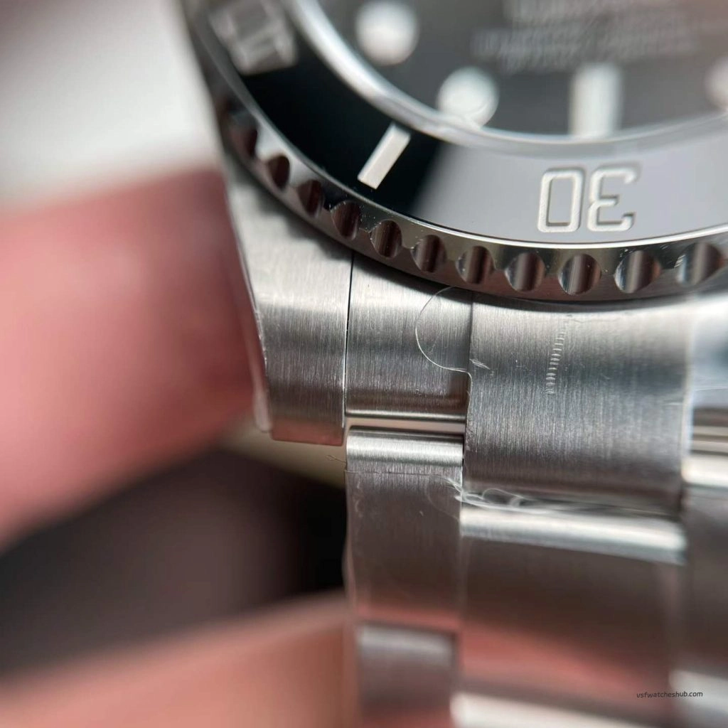 VS Factory Rolex Submariner 116610LN (model 116610LN-0001) brushed finishing details