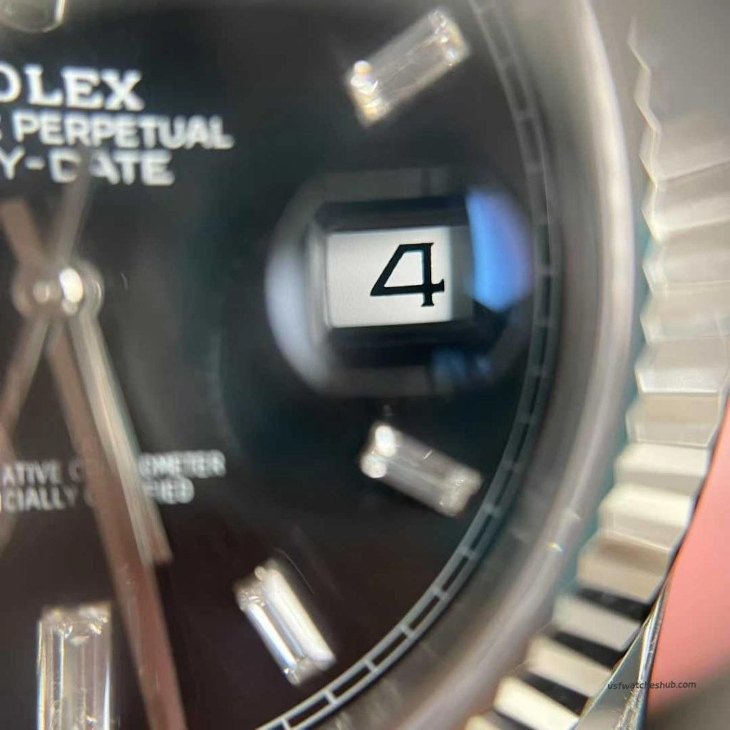 VS Factory Rolex Day-Date 228239-0004 date window high-definition photos