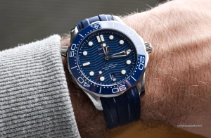 VS Factory Omega Seamaster Diver 300M 210.32.42.20.03.001 Blue Dial Blue Bezel Rubber Strap Super Clone