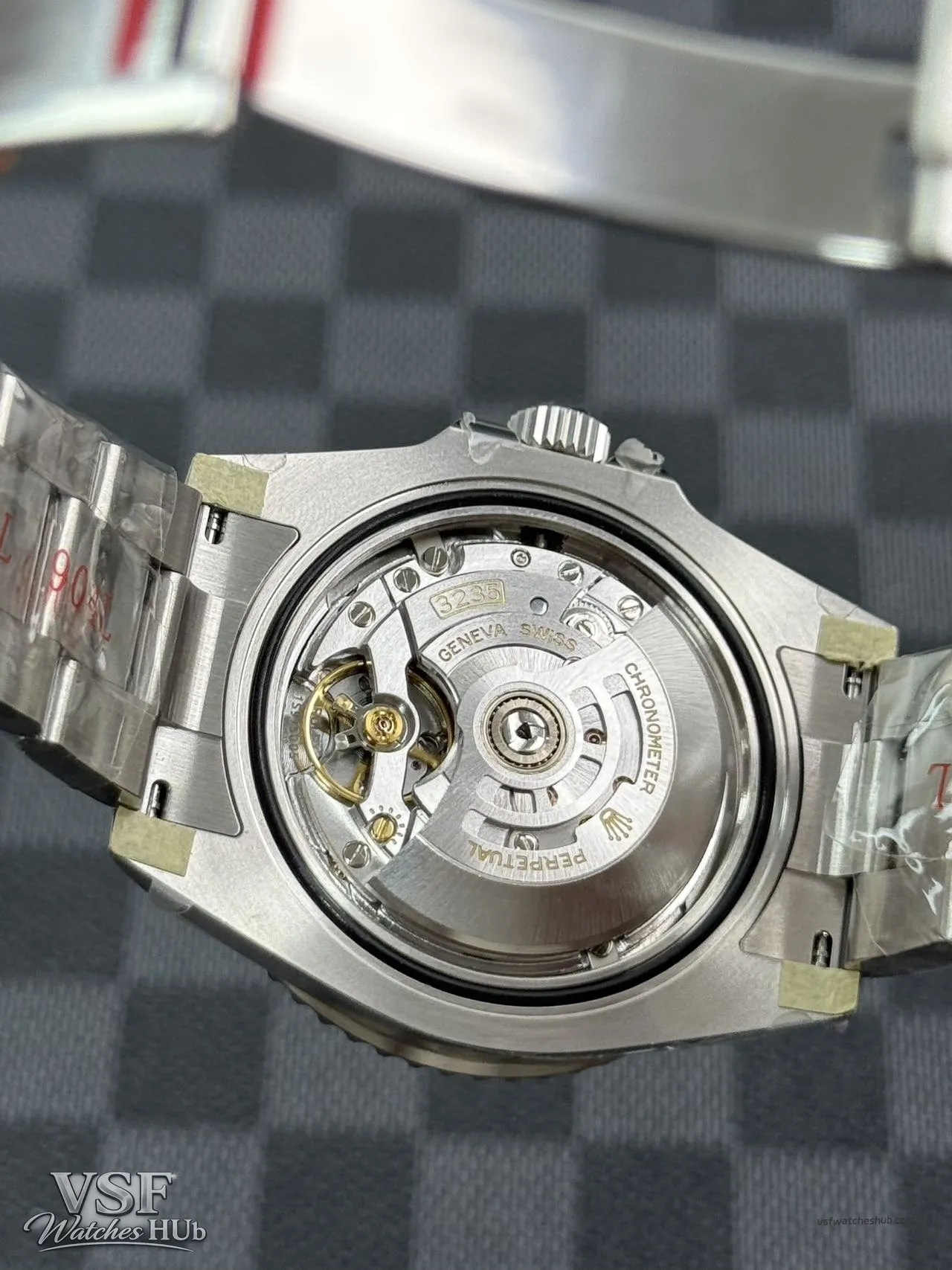 VSF Submariner 126610LV Dandong 3235 movement caseback view