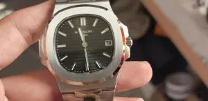 DDF 5711 olive green dial under natural indoor light
