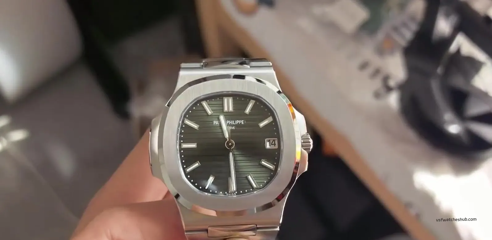 DDF Nautilus 5711 brushed bezel and bracelet finishing